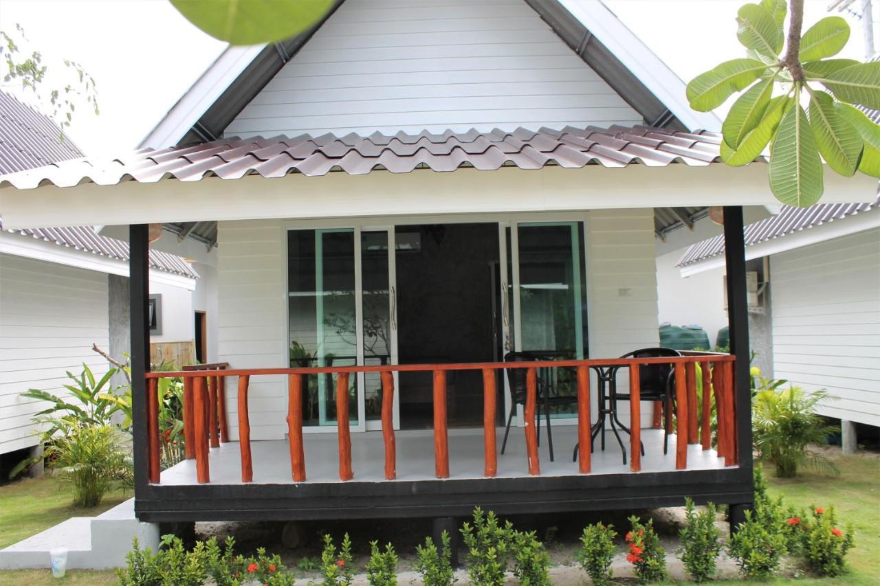 All At Sea Beach Resort バーン・タイ エクステリア 写真