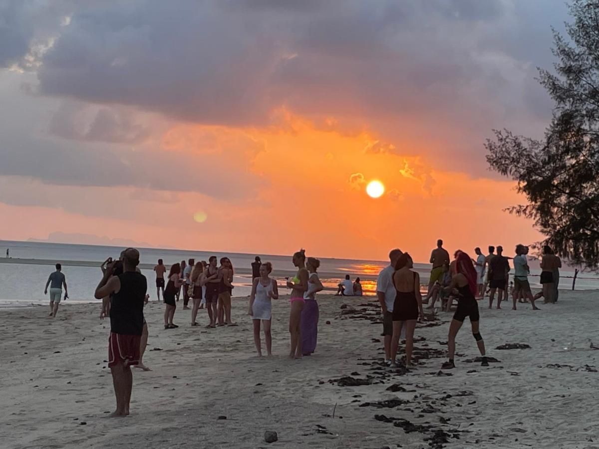 All At Sea Beach Resort バーン・タイ エクステリア 写真