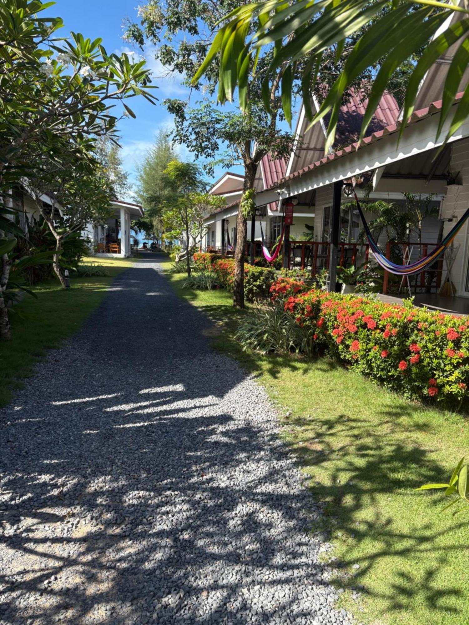 All At Sea Beach Resort バーン・タイ エクステリア 写真